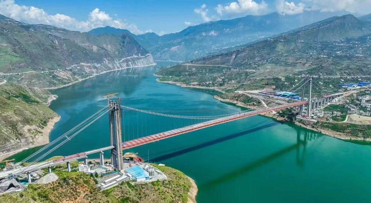 媒體關(guān)注 | 宜攀高速卡哈洛金沙江大橋合龍